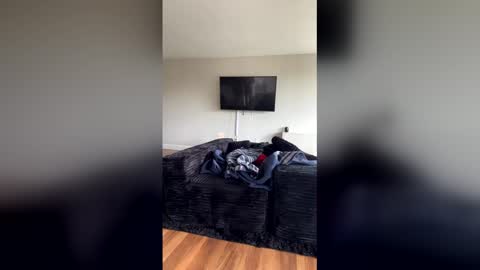 Snapshot of chocolatedick_88 chatting on February 21, 1:34 pm Chocolate Dick online show from February 21, 1:34 pm