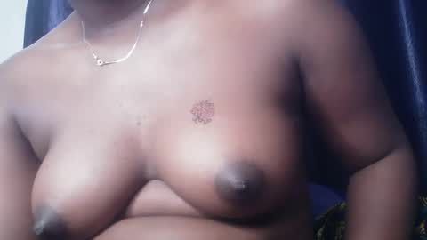 chocoslut22 online show from December 21, 3:57 am