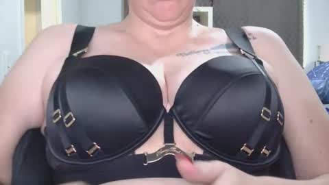 cholly639 online show from February 5, 10:42 am