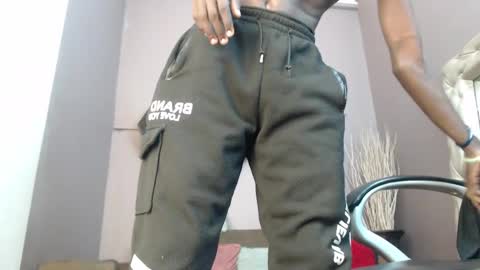 Snapshot of chombo_ath chatting on December 15, 2:41 am Chombo online show from December 15, 2:41 am