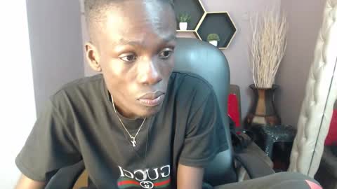 Snapshot of chombo_ath chatting on December 17, 6:31 pm Chombo online show from December 17, 6:31 pm