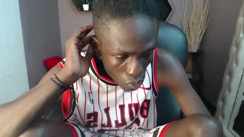 Snapshot of chombo_ath chatting on December 20, 2:41 am Chombo online show from December 20, 2:41 am