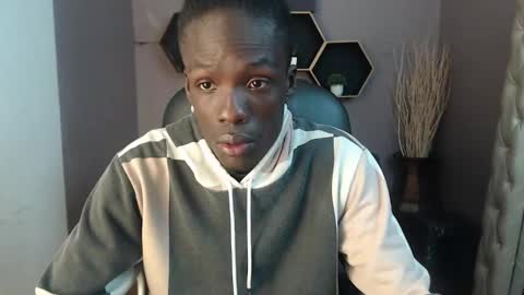 Snapshot of chombo_ath chatting on December 23, 6:48 pm Chombo online show from December 23, 6:48 pm