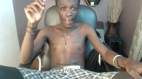 Snapshot of chombo_ath chatting on January 16, 6:03 am Chombo online show from January 16, 6:03 am