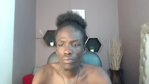 Snapshot of chombo_ath chatting on January 19, 12:06 pm Chombo online show from January 19, 12:06 pm