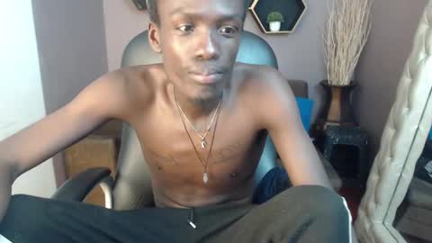 Snapshot of chombo_ath chatting on January 30, 5:19 am Chombo online show from January 30, 5:19 am