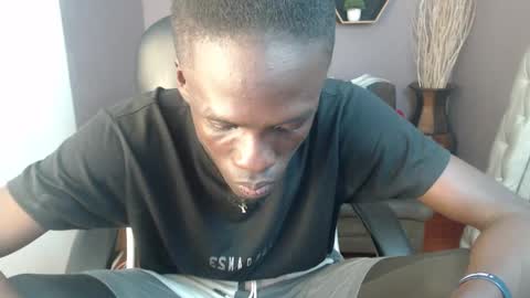 Snapshot of chombo_ath chatting on February 5, 11:17 pm Chombo online show from February 5, 11:17 pm
