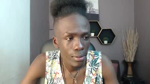 Snapshot of chombo_ath chatting on February 12, 7:56 pm Chombo online show from February 12, 7:56 pm