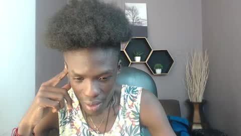 Snapshot of chombo_ath chatting on February 24, 7:19 pm Chombo online show from February 24, 7:19 pm