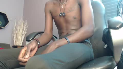 Snapshot of chombo_ath chatting on March 5, 1:31 am Chombo online show from March 5, 1:31 am
