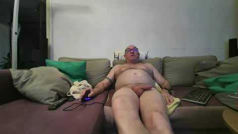 Snapshot of chrichrix38 chatting on March 22, 4:43 pm chrichrix38 online show from March 22, 4:43 pm