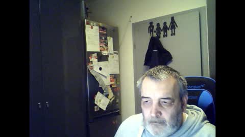 Chris online show from January 18, 5:22 am