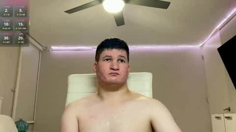 Snapshot of chris___evanss chatting on September 19, 10:43 pm Chris Evens online show from September 19, 10:43 pm