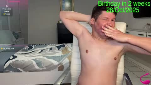 Snapshot of chris___evanss chatting on October 5, 1:04 am Chris Evens online show from October 5, 1:04 am