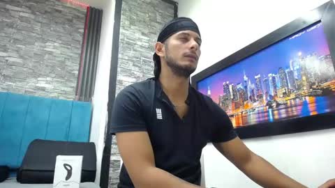 Snapshot of chris_dick2 chatting on March 22, 5:22 am chris_dick2 online show from March 22, 5:22 am