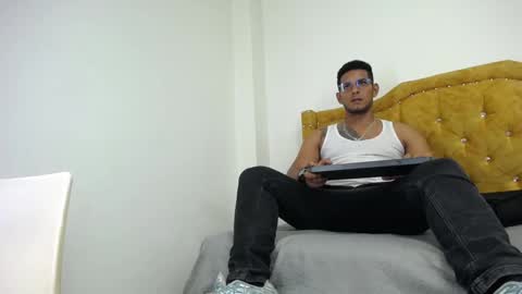 chris_dick2 online show from May 23, 6:29 am