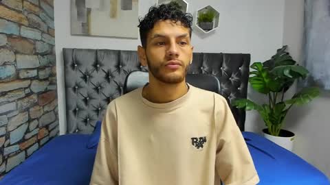 Snapshot of chris_grey2 chatting on June 7, 4:44 pm chris_grey2 online show from June 7, 4:44 pm
