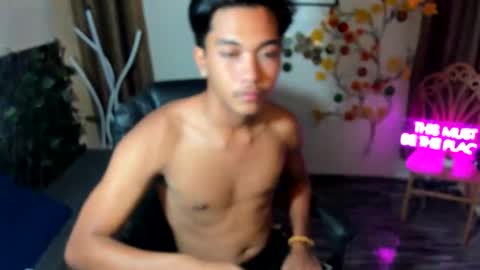 chris_hardfucker online show from December 22, 2:08 am