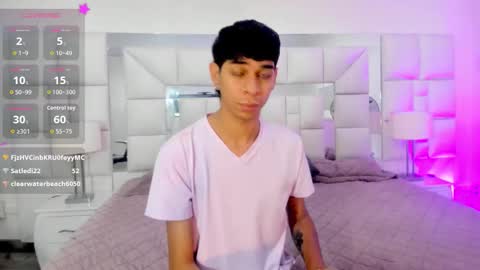 chris_slytherin online show from September 19, 11:44 am