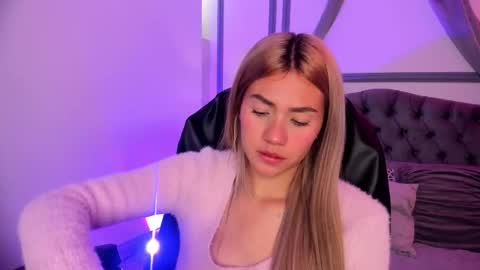 Snapshot of chris_velvet chatting on March 20, 2:22 pm Chris online show from March 20, 2:22 pm