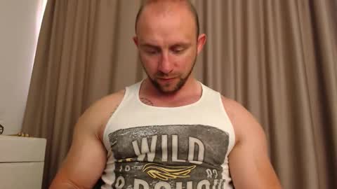 Snapshot of chrisbigbiceps chatting on May 24, 4:01 pm chrisbigbiceps online show from May 24, 4:01 pm