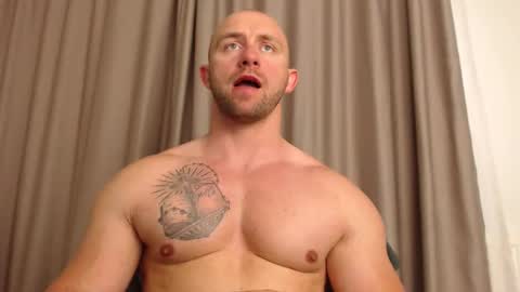 Snapshot of chrisbigbiceps chatting on May 29, 5:22 pm chrisbigbiceps online show from May 29, 5:22 pm