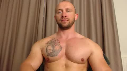 Snapshot of chrisbigbiceps chatting on June 4, 5:30 pm chrisbigbiceps online show from June 4, 5:30 pm