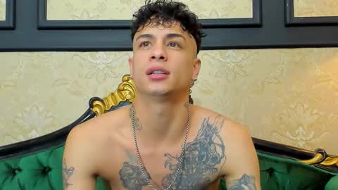 Snapshot of chrismckay_ chatting on October 8, 11:19 am Chris online show from October 8, 11:19 am