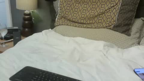 Snapshot of chrismiked chatting on February 1, 5:22 pm love a good pvt sesh online show from February 1, 5:22 pm