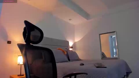 chrismorgan24 online show from September 8, 5:23 pm