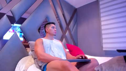 chrismorgan24 online show from September 29, 7:08 pm