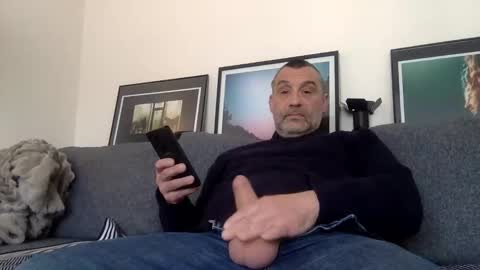 chrispanam13 online show from April 5, 11:07 am