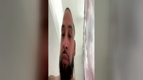 chrisr4203 online show from April 28, 2:27 am