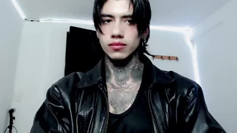 Snapshot of chriss_opp chatting on January 27, 10:06 pm CHRIS INDEPENT MODEL online show from January 27, 10:06 pm