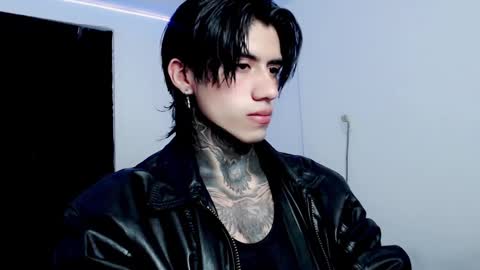 Snapshot of chriss_opp chatting on February 17, 10:58 pm CHRIS INDEPENT MODEL online show from February 17, 10:58 pm