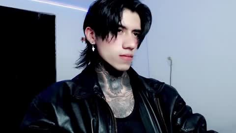 Snapshot of chriss_opp chatting on February 23, 3:18 pm CHRIS INDEPENT MODEL online show from February 23, 3:18 pm