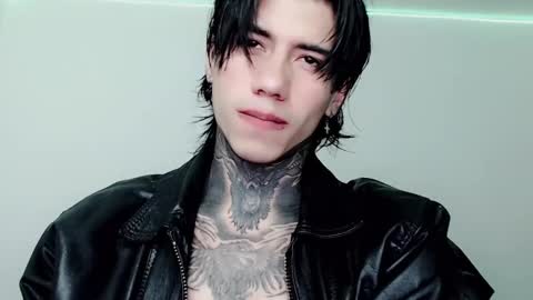 Snapshot of chriss_opp chatting on March 8, 11:07 pm CHRIS INDEPENT MODEL online show from March 8, 11:07 pm