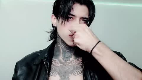 Snapshot of chriss_opp chatting on March 10, 12:18 am CHRIS INDEPENT MODEL online show from March 10, 12:18 am