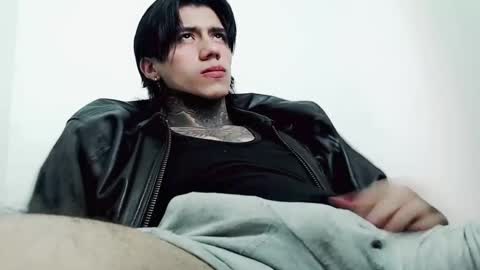 Snapshot of chriss_opp chatting on March 10, 11:27 pm CHRIS INDEPENT MODEL online show from March 10, 11:27 pm