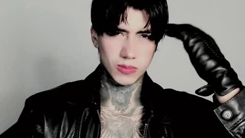 Snapshot of chriss_opp chatting on November 1, 12:12 am CHRIS INDEPENT MODEL online show from November 1, 12:12 am