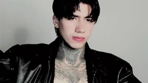 Snapshot of chriss_opp chatting on November 1, 1:24 pm CHRIS INDEPENT MODEL online show from November 1, 1:24 pm