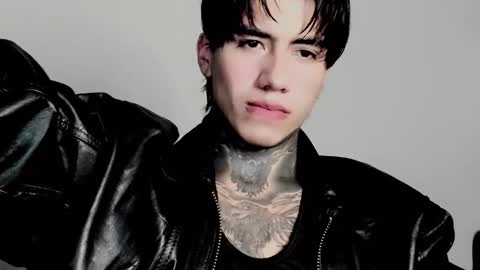 Snapshot of chriss_opp chatting on November 4, 11:15 pm CHRIS INDEPENT MODEL online show from November 4, 11:15 pm