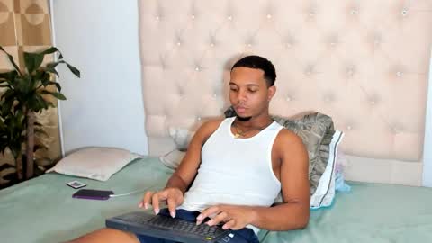 Chriss Vall online show from March 25, 3:12 am