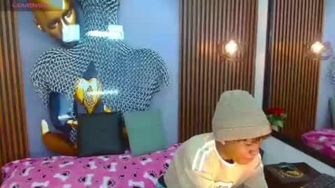 chrisshottx online show from June 14, 7:49 pm