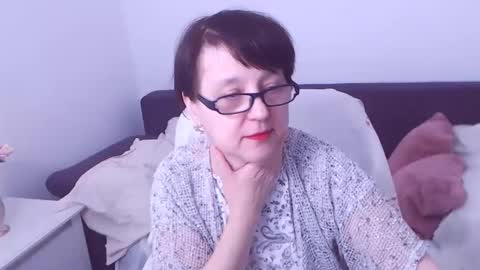 Christa online show from December 1, 4:29 pm