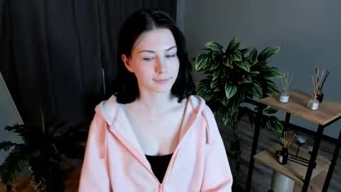 christaschrecongost online show from February 24, 6:17 pm