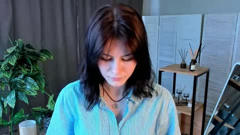 christaschrecongost online show from April 3, 10:02 am