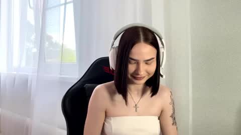 Snapshot of christelgabisi chatting on May 15, 12:45 pm christelgabisi online show from May 15, 12:45 pm