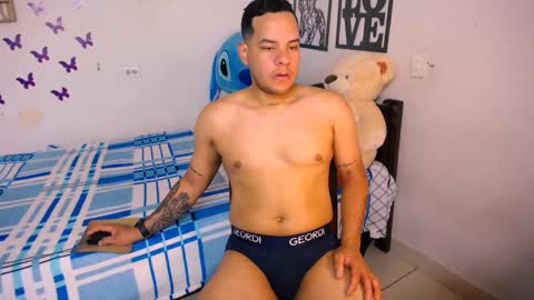 Snapshot of christian_maln chatting on February 17, 6:04 pm christian_maln online show from February 17, 6:04 pm