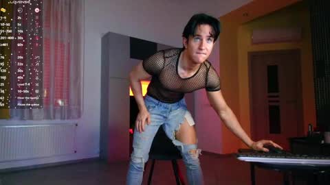 UPVOTE ME ------  ILL DO SOMETHING FOR FREE online show from May 12, 6:32 am